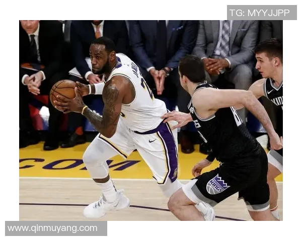 全球足坛十大传奇球星精彩瞬间汇聚 展现他们非凡技艺与伟大成就 全球足坛十大传奇球星精彩瞬间汇聚 展现他们非凡技艺与伟大成就