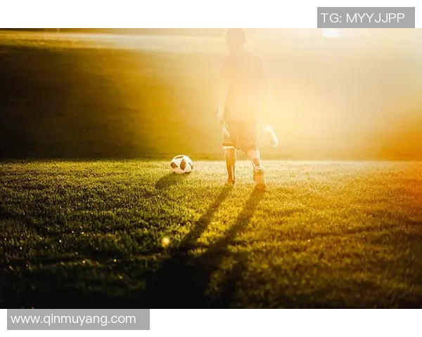 足球巨星背影聚首一刻 展现足球传奇的无声默契与荣耀同在 足球巨星背影聚首一刻 展现足球传奇的无声默契与荣耀同在