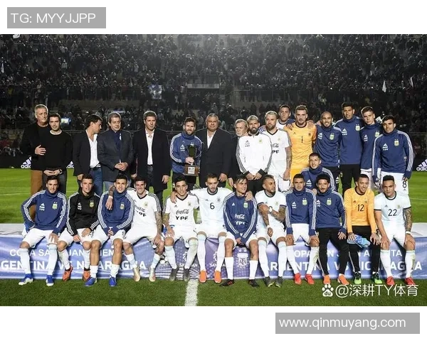 足球合照球星推荐盘点 全球顶级球员与经典合影回顾 足球合照球星推荐盘点 全球顶级球员与经典合影回顾